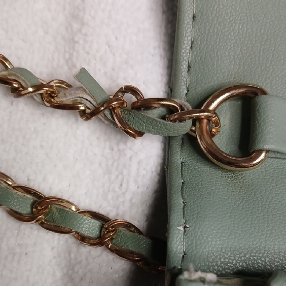 Bebe Sophia Pepermint Green Quilted Small Crossbody Bag with Woven Gold Chain - Picture 7 of 16